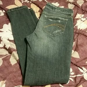 Decree distressed skinny jeans